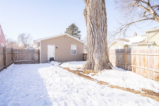 3803 Bowdoin Street, Des Moines, IA 50313