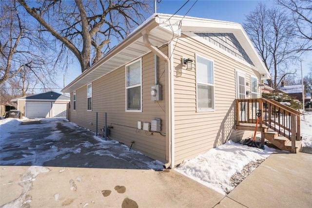 3803 Bowdoin Street, Des Moines, IA 50313