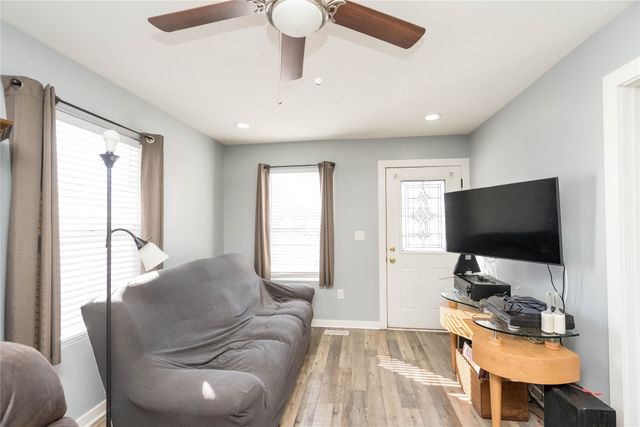 3803 Bowdoin Street, Des Moines, IA 50313