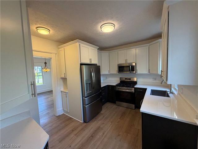 12988 Clifton Boulevard, Lakewood, OH 44107