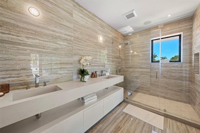 4430 Nautilus Dr, Miami Beach, FL 33140