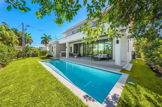 4430 Nautilus Dr, Miami Beach, FL 33140