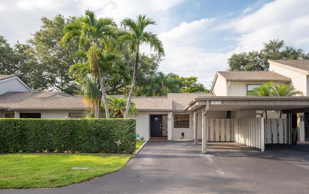 1873 Deer Creek Wildwood Lane N, Deerfield Beach, FL 33442