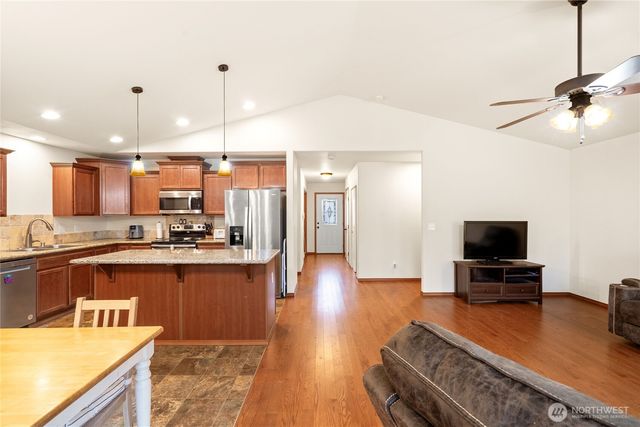 93 McDonald Creek Lane, Elma, WA 98541