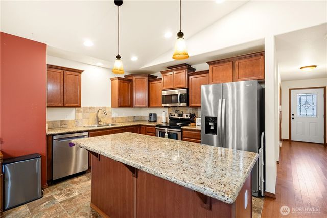 93 McDonald Creek Lane, Elma, WA 98541