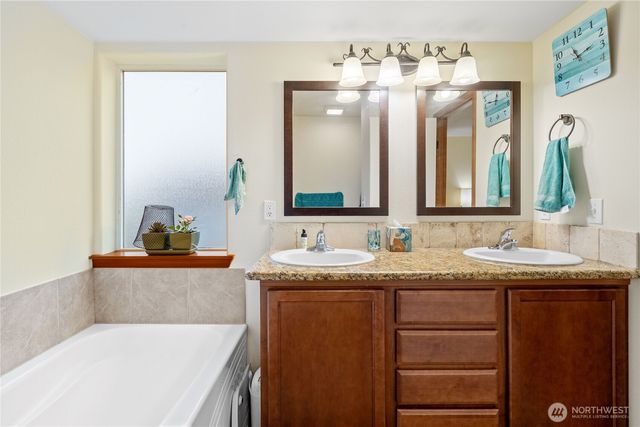 93 McDonald Creek Lane, Elma, WA 98541