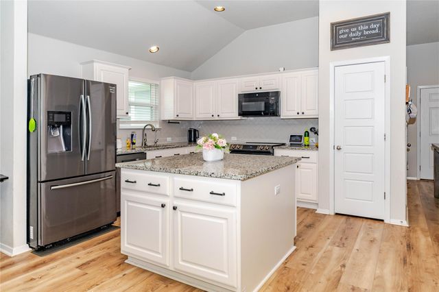 303 Schuyerville DR, Elgin, TX 78621