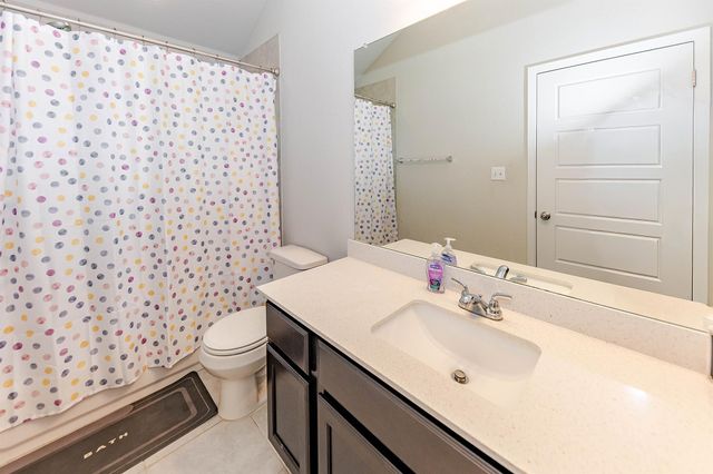 303 Schuyerville DR, Elgin, TX 78621