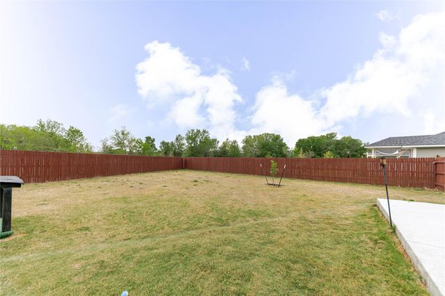 303 Schuyerville DR, Elgin, TX 78621