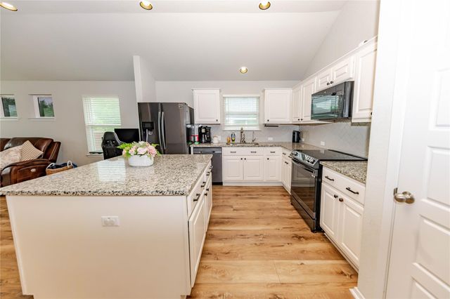 303 Schuyerville DR, Elgin, TX 78621