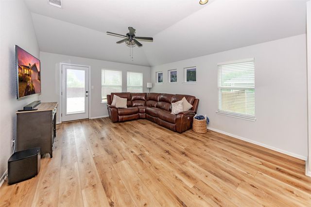 303 Schuyerville DR, Elgin, TX 78621