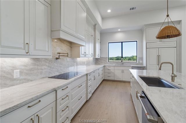 4558 Hicks Lane, College Station, TX 77845