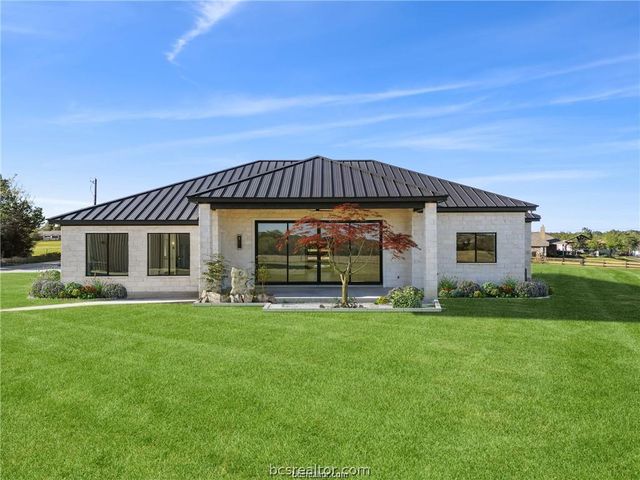 4558 Hicks Lane, College Station, TX 77845