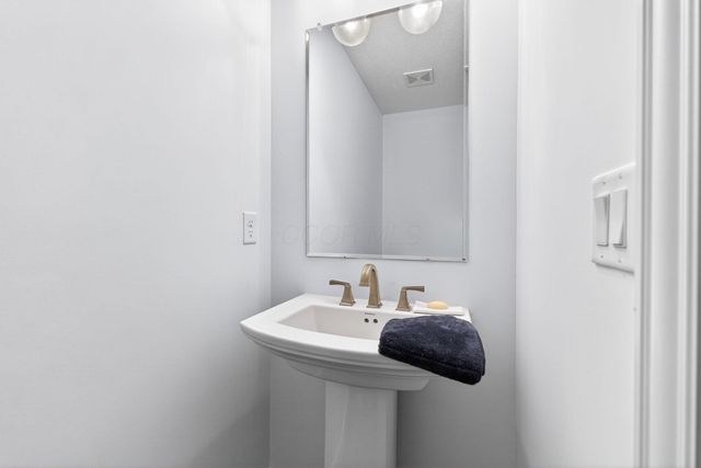 7387 Grafton Lane, Galena, OH 43021