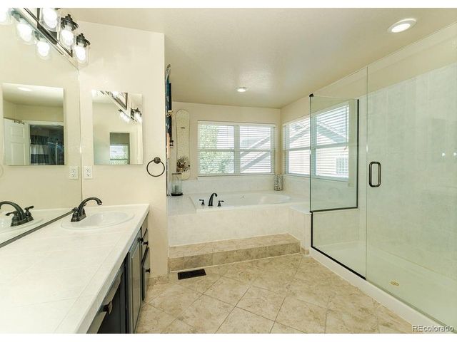 6052 S Andes Cir, Aurora, CO 80016