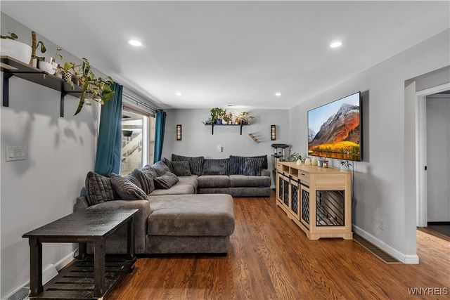 5 Nadine Drive, Cheektowaga, NY 14225