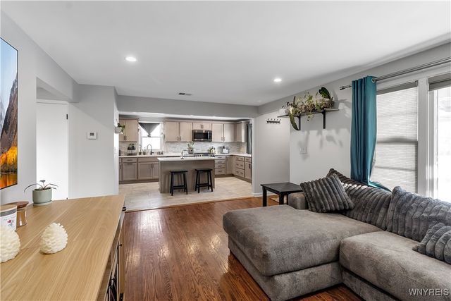 5 Nadine Drive, Cheektowaga, NY 14225