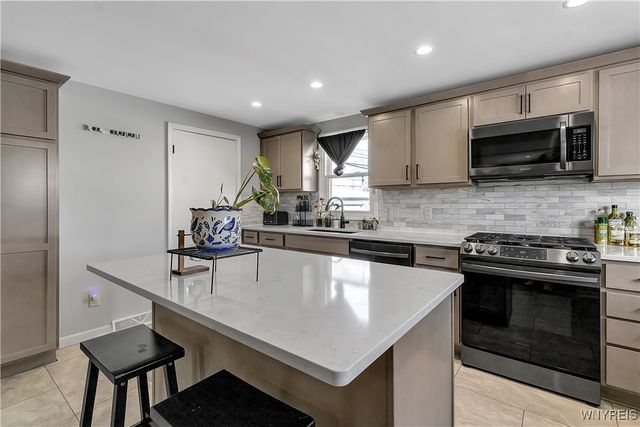 5 Nadine Drive, Cheektowaga, NY 14225