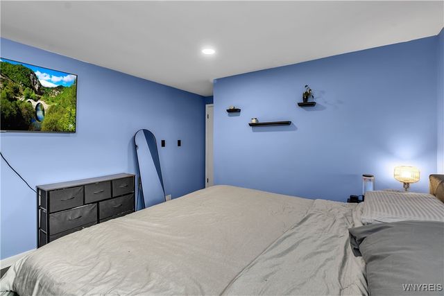 5 Nadine Drive, Cheektowaga, NY 14225