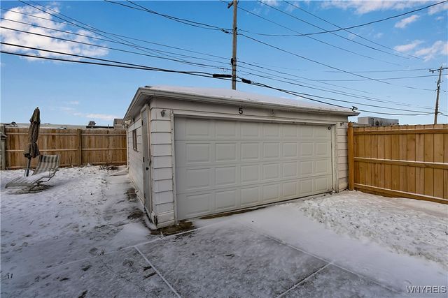 5 Nadine Drive, Cheektowaga, NY 14225