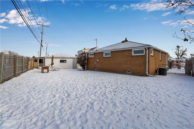 5 Nadine Drive, Cheektowaga, NY 14225