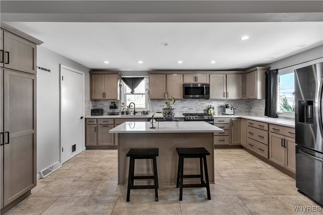 5 Nadine Drive, Cheektowaga, NY 14225