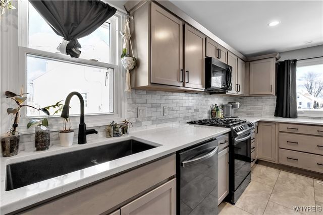 5 Nadine Drive, Cheektowaga, NY 14225