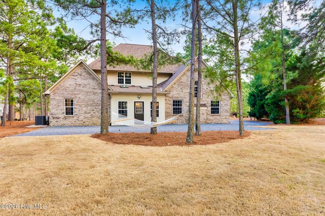 105 Ritter Drive, West End, NC 27376
