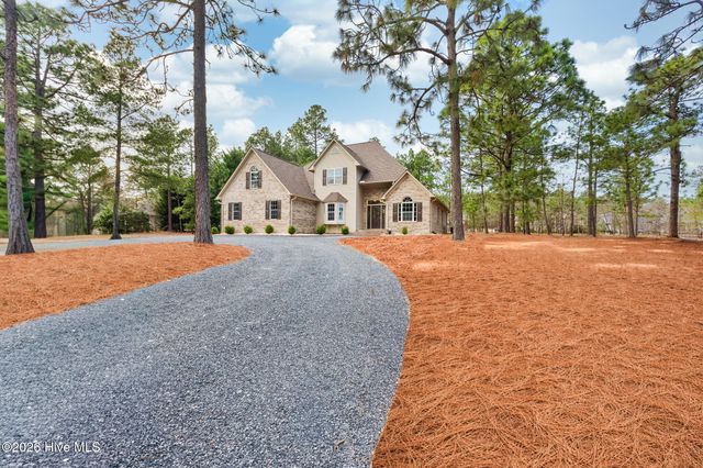 105 Ritter Drive, West End, NC 27376