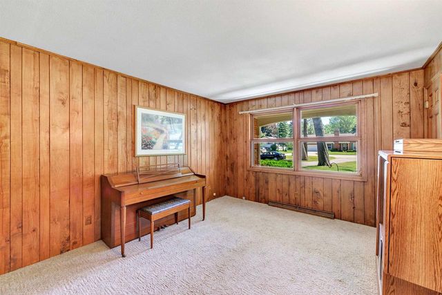 433 FAIRVIEW WAY, Shawano, WI 54166