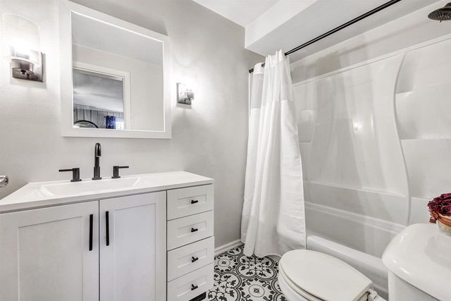 433 FAIRVIEW WAY, Shawano, WI 54166