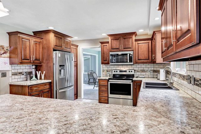 433 FAIRVIEW WAY, Shawano, WI 54166