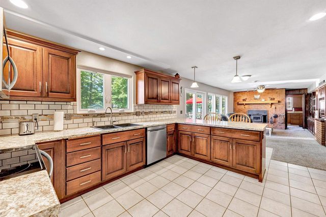 433 FAIRVIEW WAY, Shawano, WI 54166