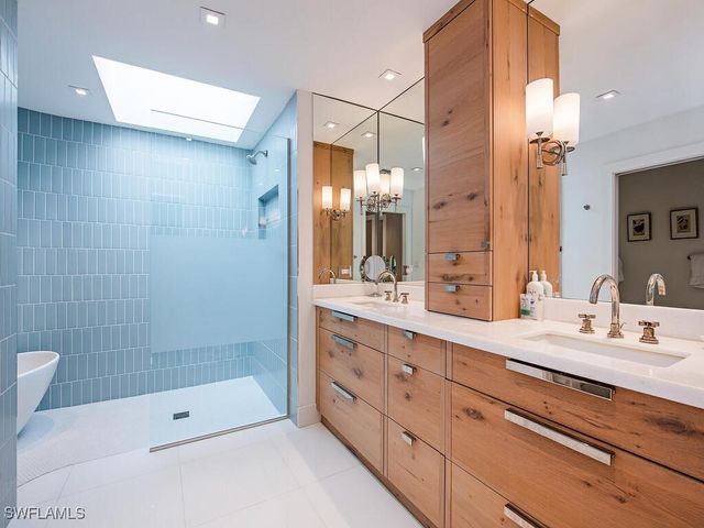 32 Las Brisas WAY 33, Naples, FL 34108