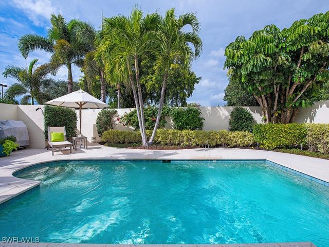 32 Las Brisas WAY 33, Naples, FL 34108