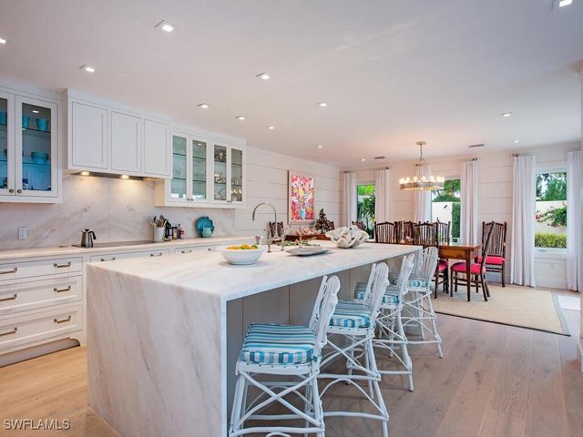 32 Las Brisas WAY 33, Naples, FL 34108