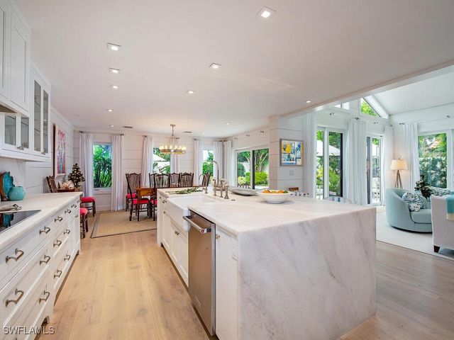 32 Las Brisas WAY 33, Naples, FL 34108