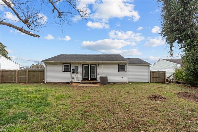 5512 Aurora DR, Virginia Beach, VA 23455