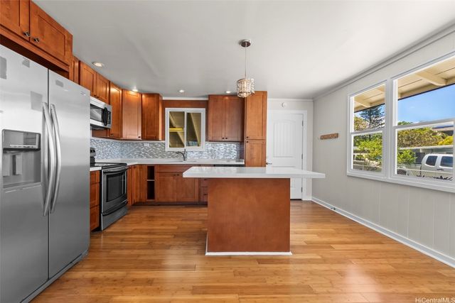 739 Kahoa Drive, Kailua, HI 96734