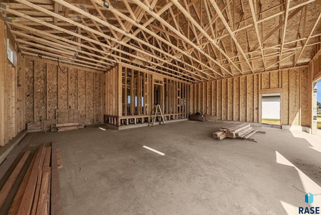 909 Sundance St Street, Valley Springs, SD 57068