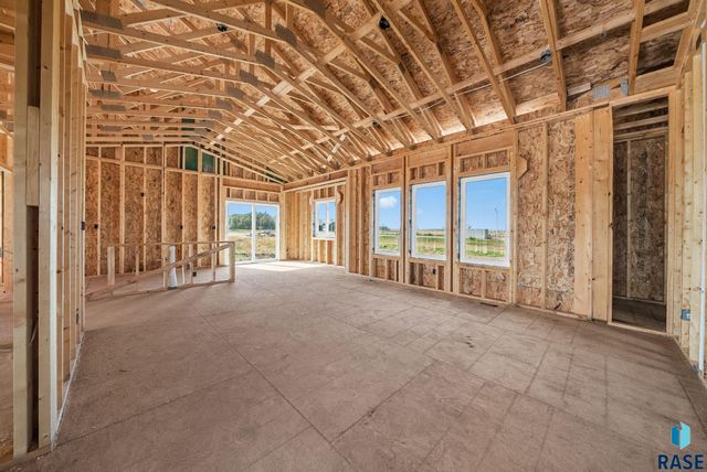 909 Sundance St Street, Valley Springs, SD 57068