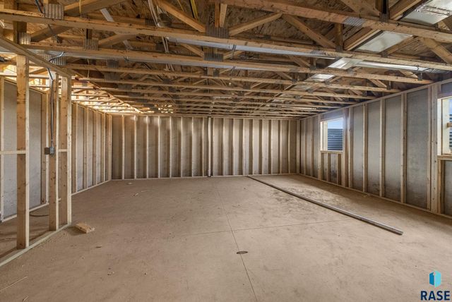 909 Sundance St Street, Valley Springs, SD 57068