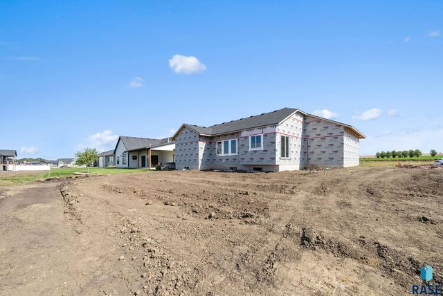 909 Sundance St Street, Valley Springs, SD 57068