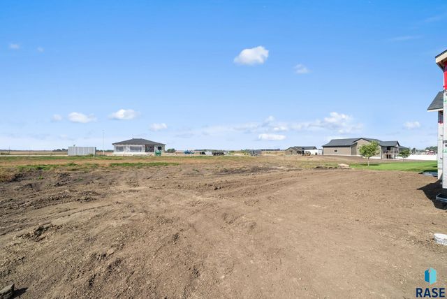 909 Sundance St Street, Valley Springs, SD 57068