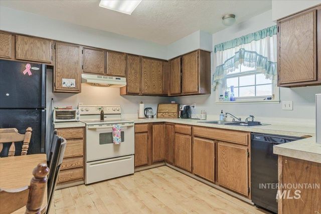 1965 A Butte St, Pocatello, ID 83201