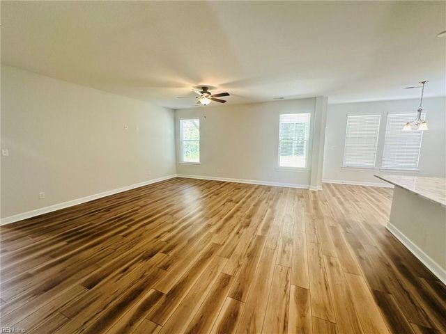 121 Sandcastle CIR, Suffolk, VA 23434