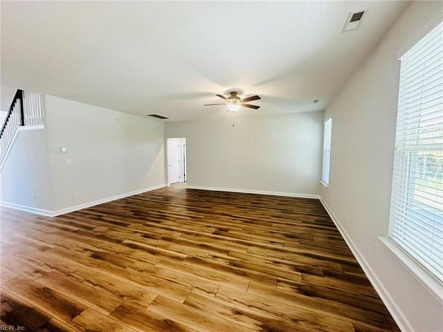 121 Sandcastle CIR, Suffolk, VA 23434