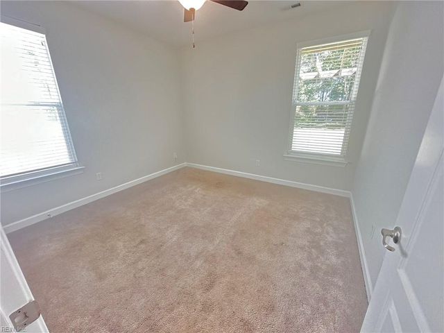 121 Sandcastle CIR, Suffolk, VA 23434