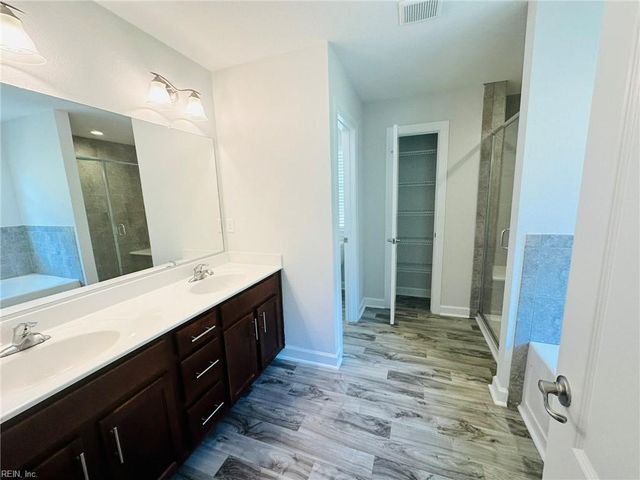 121 Sandcastle CIR, Suffolk, VA 23434