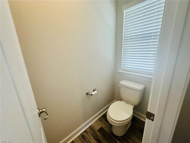 121 Sandcastle CIR, Suffolk, VA 23434